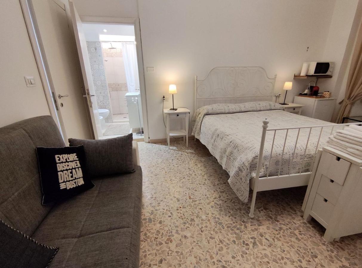 Sergio Tourist Rental Close Tiburtina Station Rome Bagian luar foto