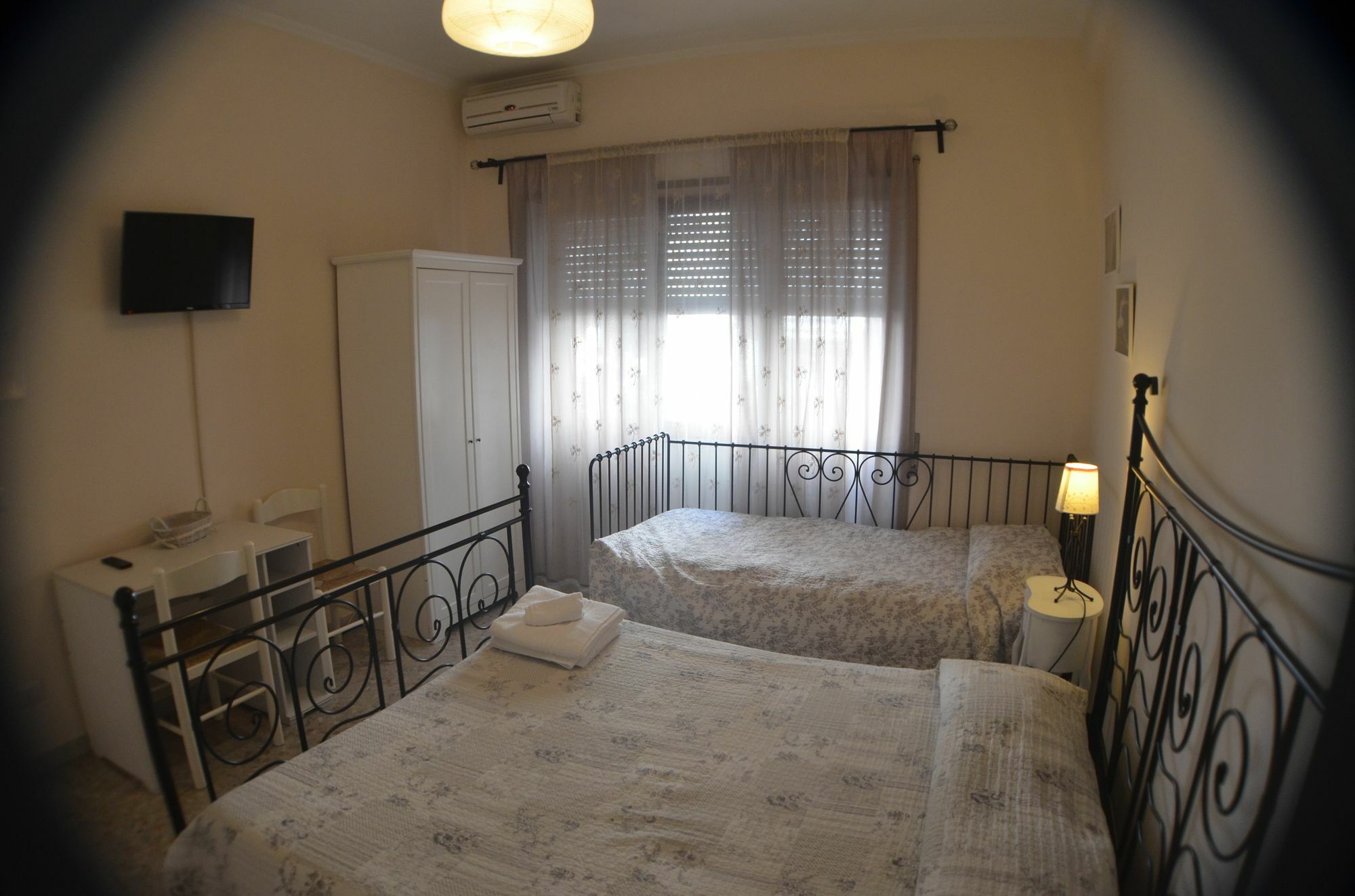 Sergio Tourist Rental Close Tiburtina Station Rome Bagian luar foto